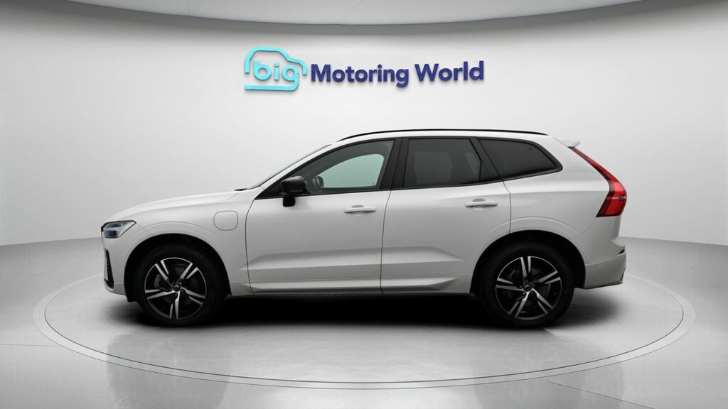 Volvo XC60 Plus White #4