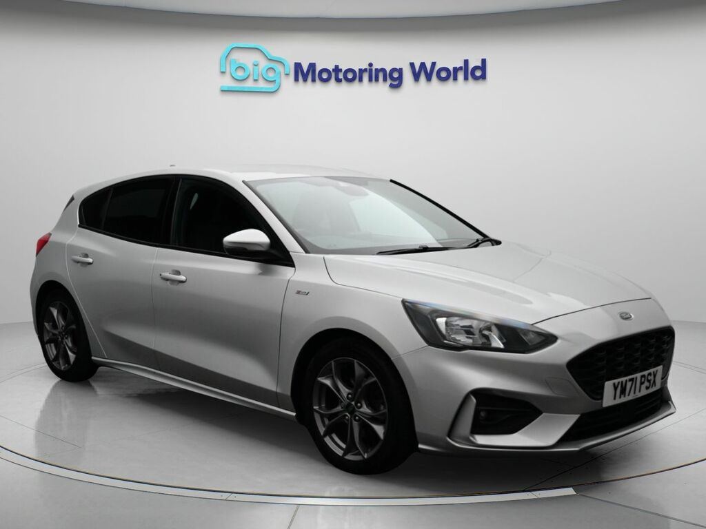 Ford Focus St-line Edition YM71PSX Silver