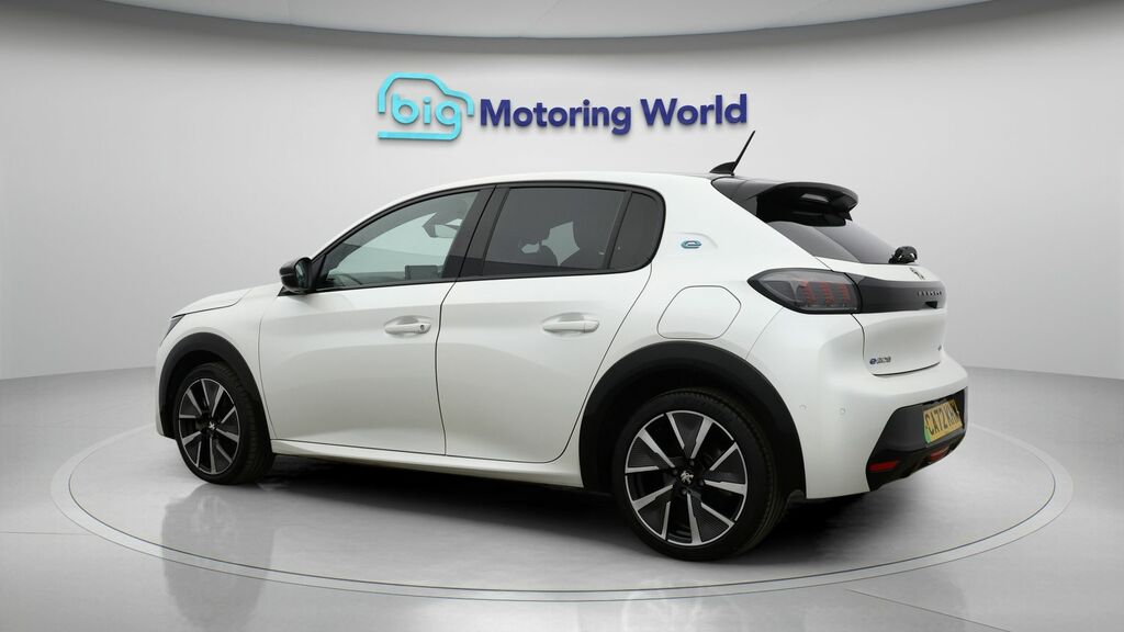 Peugeot e-208 Gt White #5