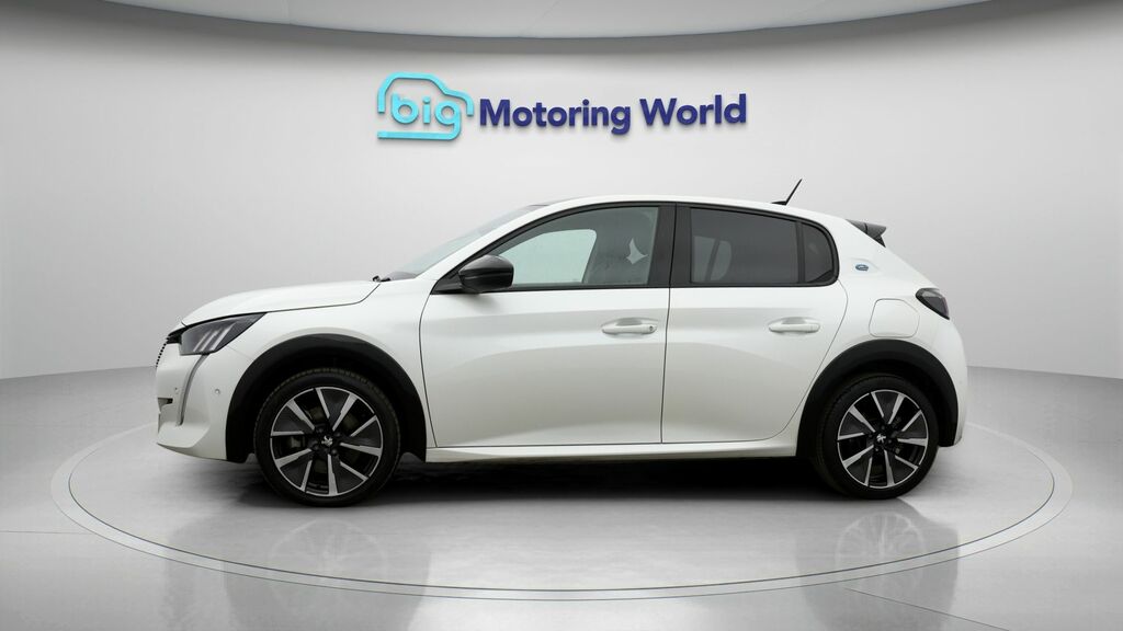Peugeot e-208 Gt White #4