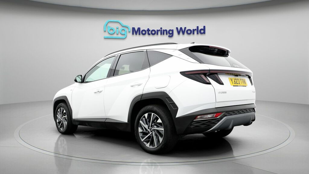 Hyundai Tucson Premium White #5