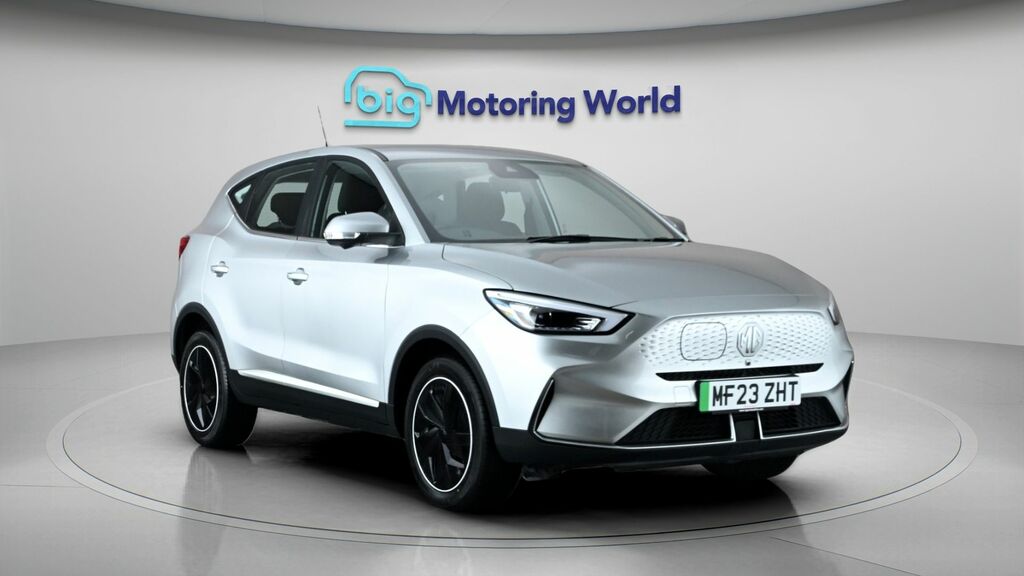 MG ZS Se Silver