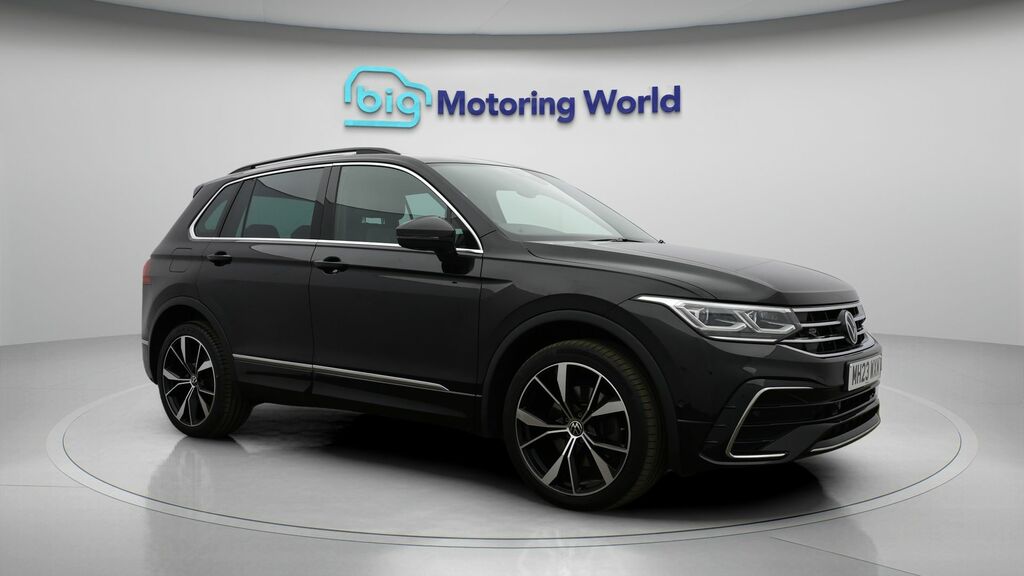 Volkswagen Tiguan R-line Black