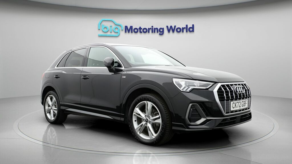 Audi Q3 S Line CK72GBF Black