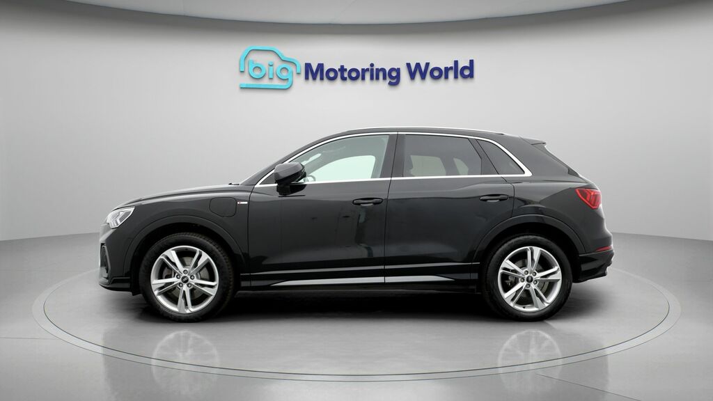 Audi Q3 S Line CK72GBF Black #4