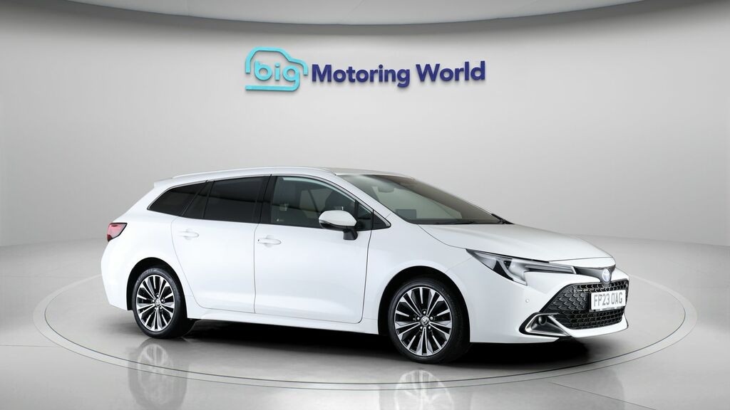 Toyota Corolla Design FP23OAG White