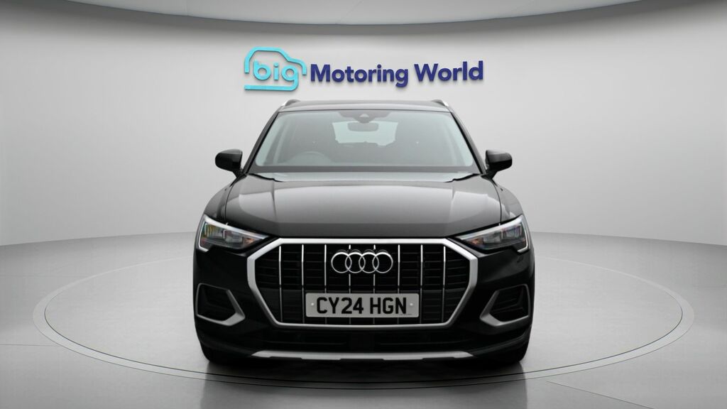 Audi Q3 Sport Black #2