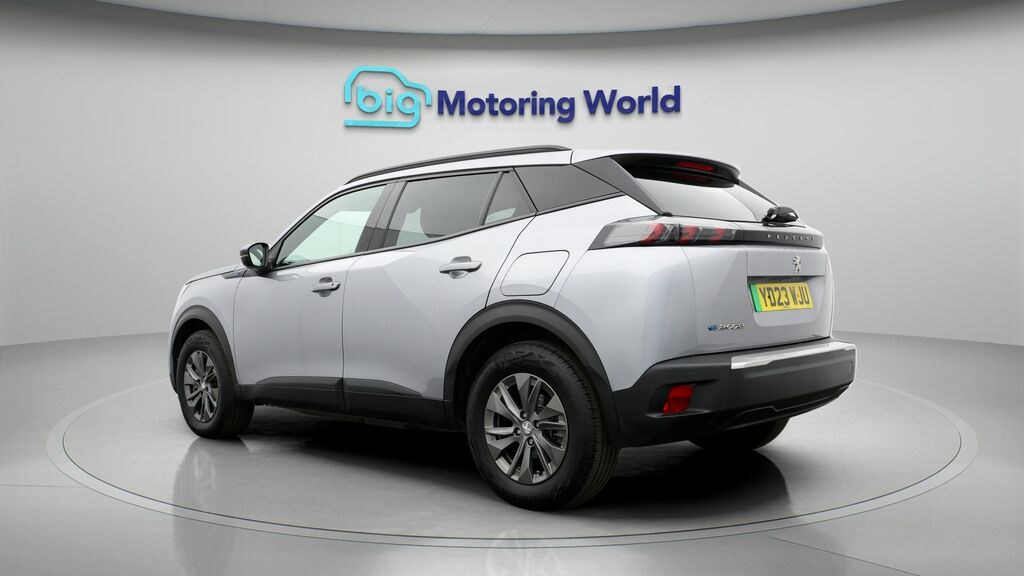 Peugeot e-2008 Active Premium Grey #5