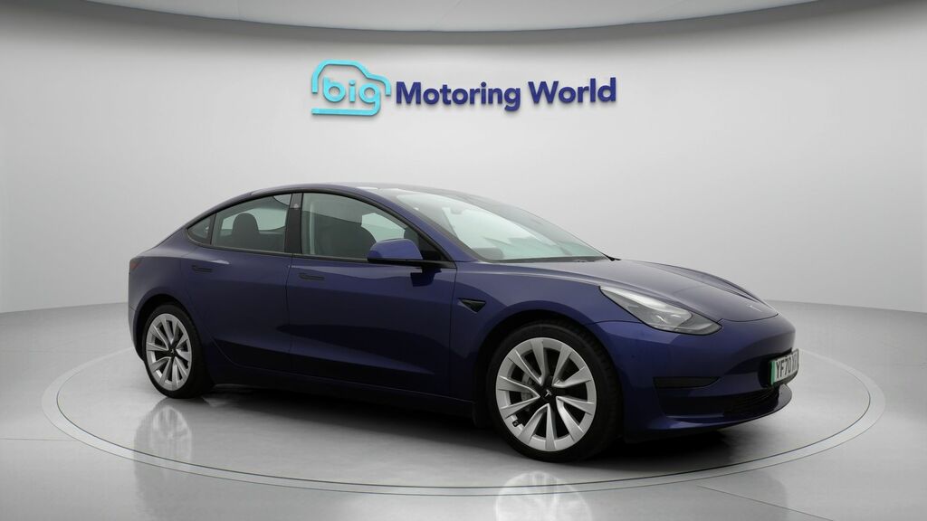 Tesla Model 3 Standard Range Plus YF70XRA Blue