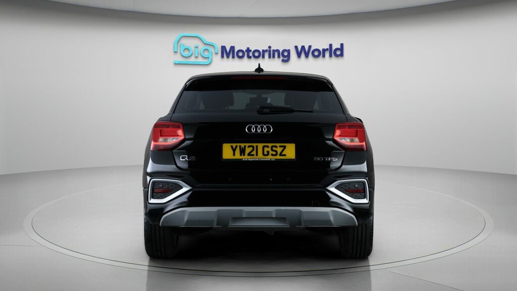 Audi Q2 Sport Black #6