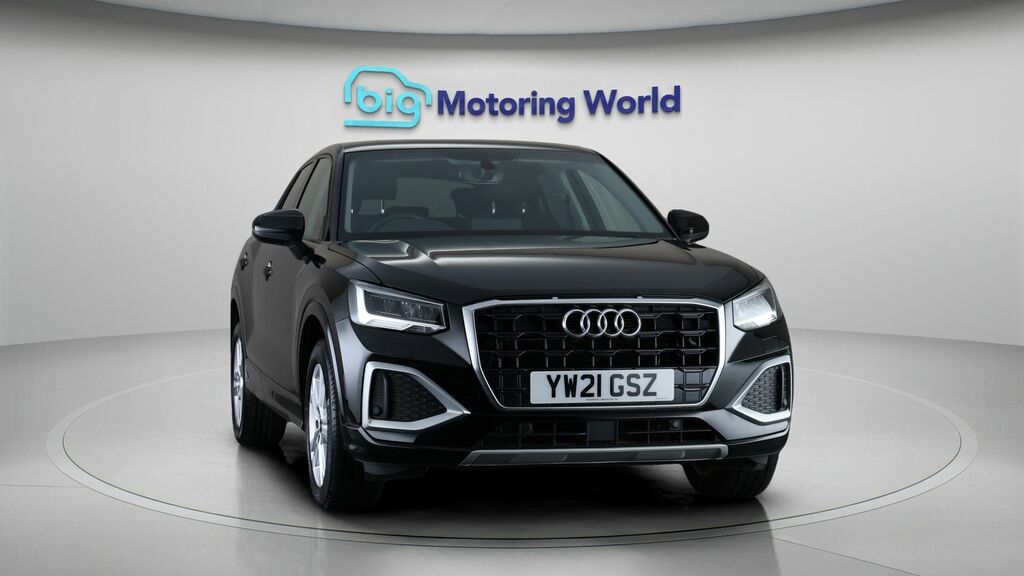 Audi Q2 Sport Black #2