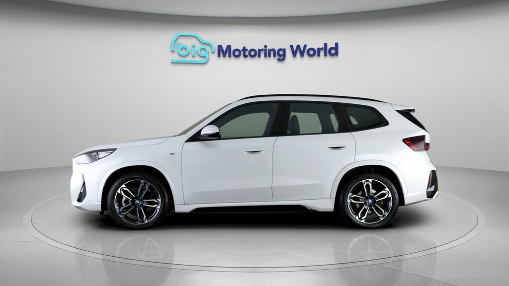 BMW iX1 M Sport NL23YGM White #4