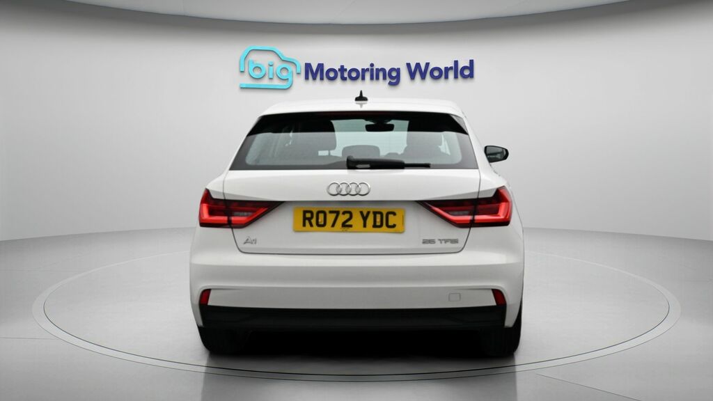 Audi A1 Technik RO72YDC White #6