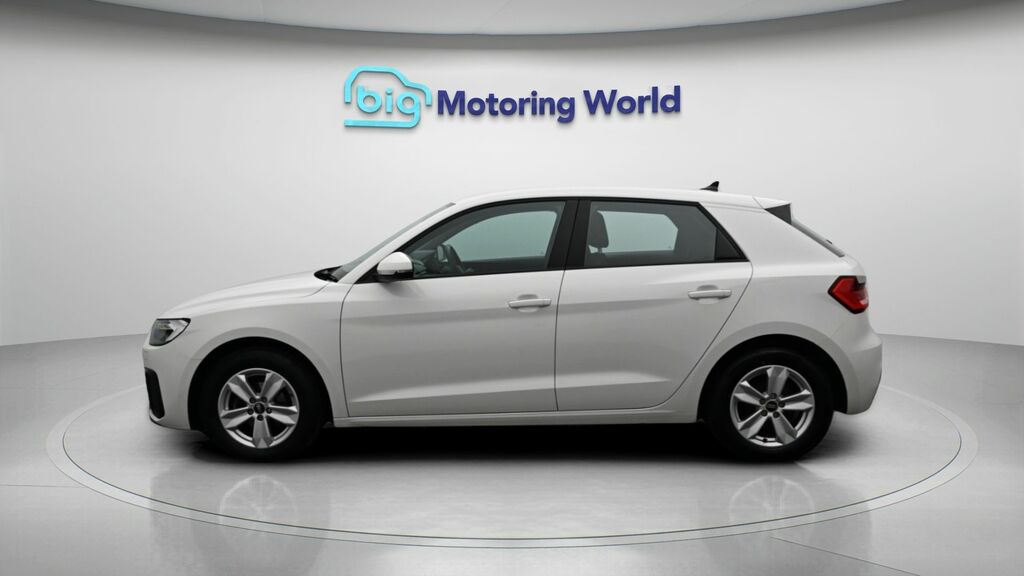 Audi A1 Technik RO72YDC White #4