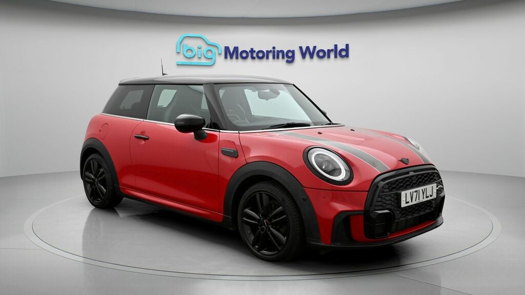 Mini Hatch Cooper Sport LV71YLJ Red