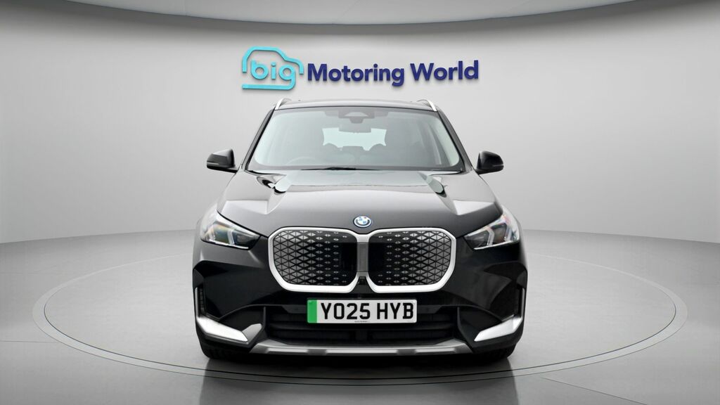 BMW iX1 Xline Black #2