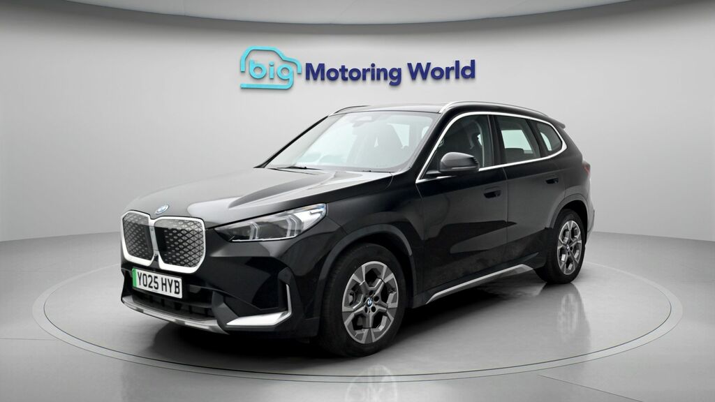 BMW iX1 Xline Black #3