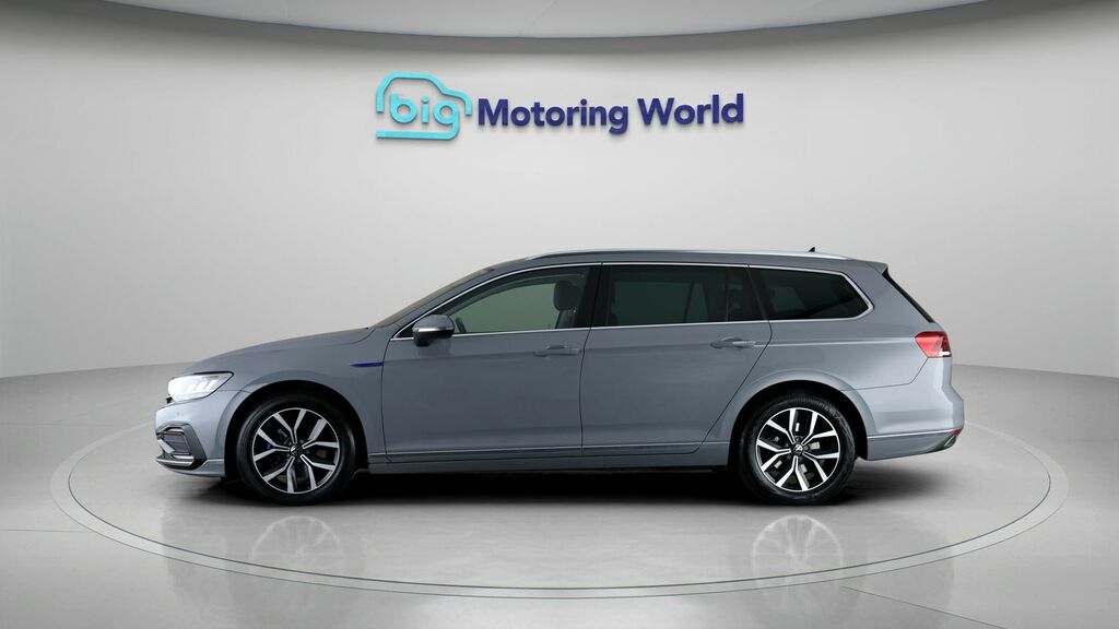 Volkswagen Passat Gte Grey #4