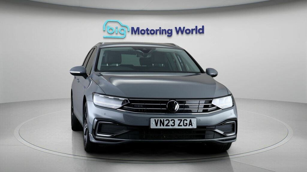 Volkswagen Passat Gte Grey #2