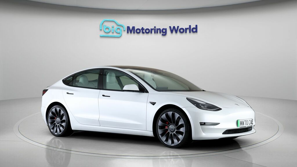 Tesla Model 3 Performance MW70CAE White