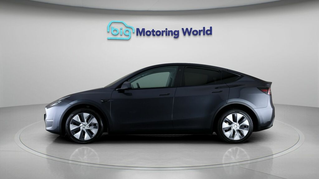 Tesla Model Y Long Range LA22PZW Grey #4