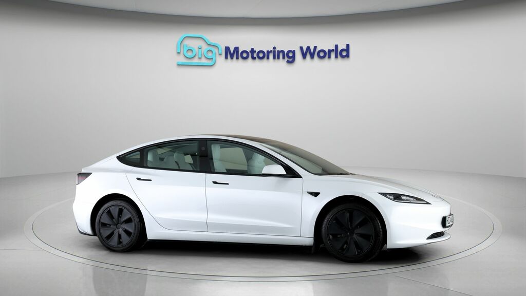 Tesla Model 3 3 Model 3 HD24AHZ White
