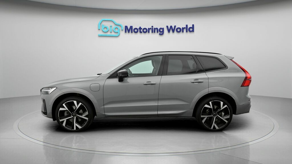 Volvo XC60 Ultra Dark YR26FWW Grey #4