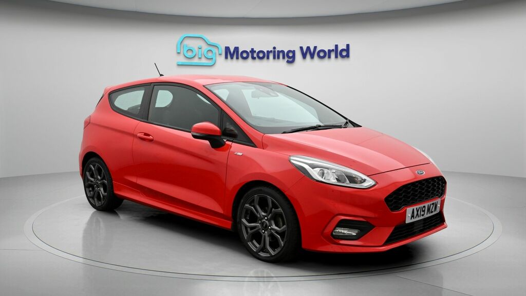 Ford Fiesta St-line AX19MZW Red