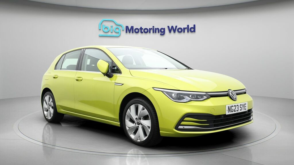 Volkswagen Golf Style NG23SYE Yellow