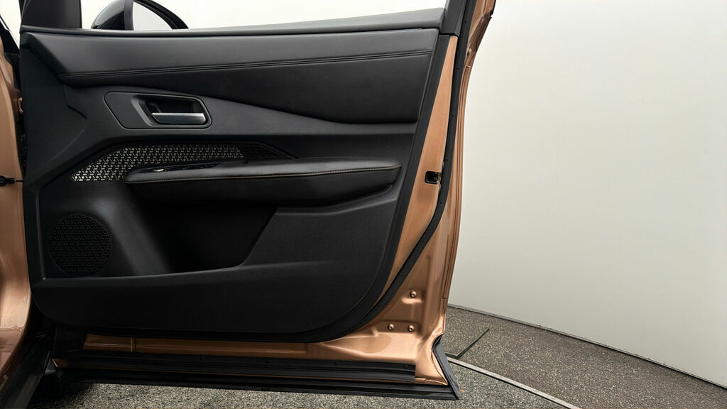 Nissan Ariya Evolve Black #14
