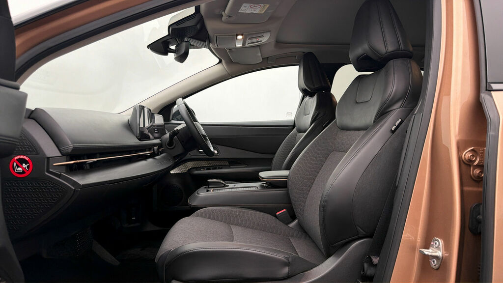 Nissan Ariya Evolve Black #13