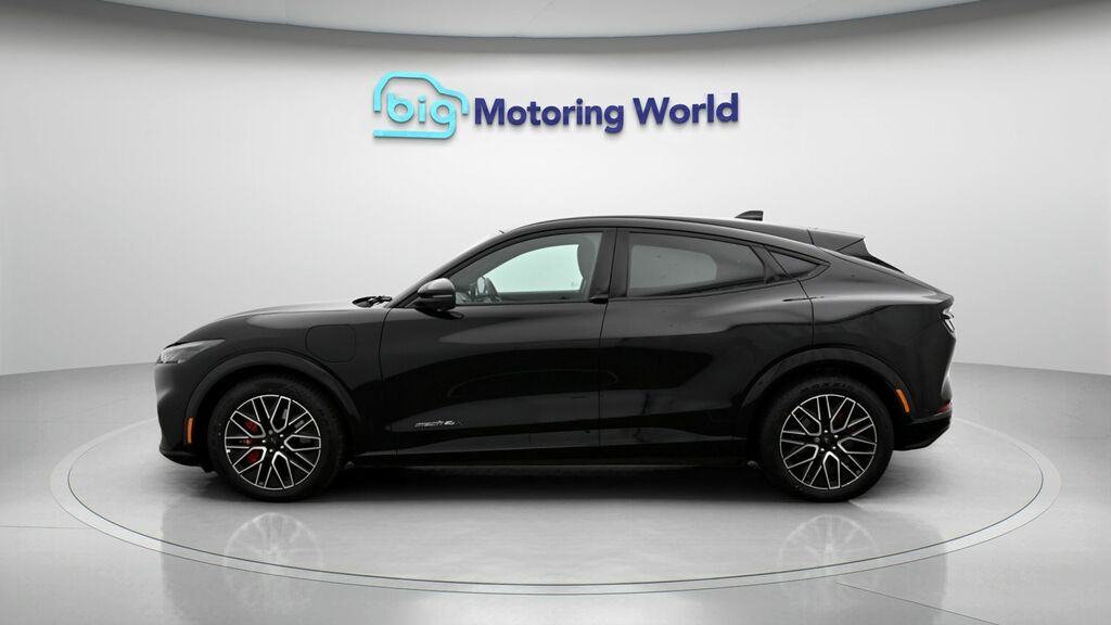 Ford Mustang Mach-E Premium Black #4