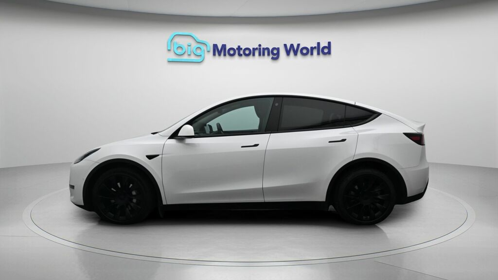 Tesla Model Y Long Range AJ72FWA White #4
