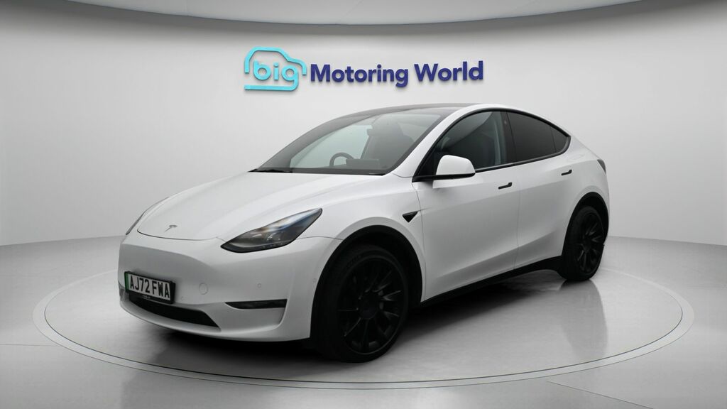 Tesla Model Y Long Range AJ72FWA White #3