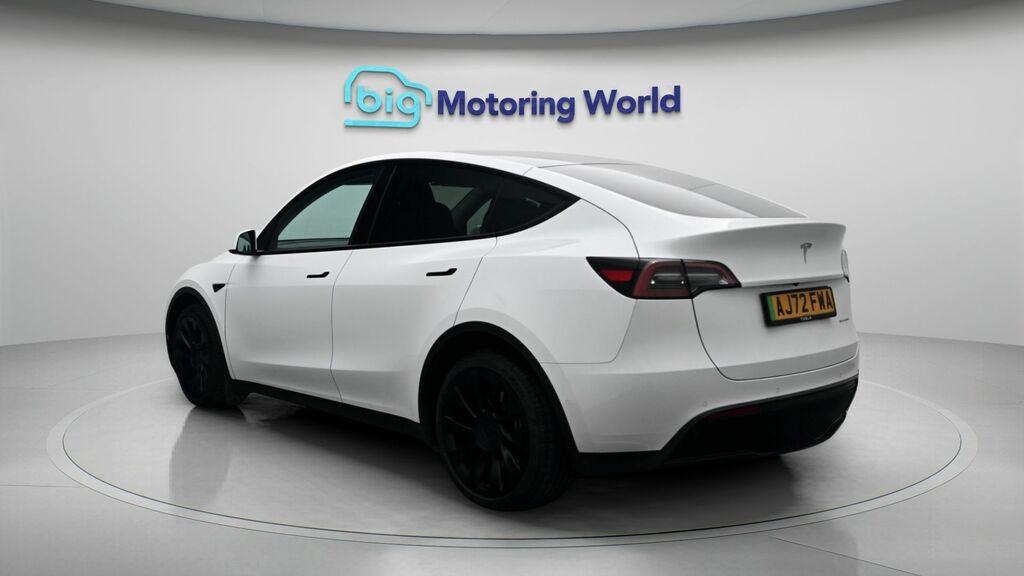 Tesla Model Y Long Range AJ72FWA White #5