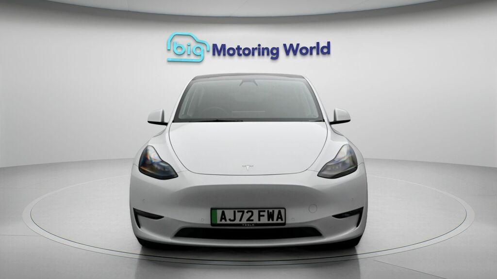 Tesla Model Y Long Range AJ72FWA White #2