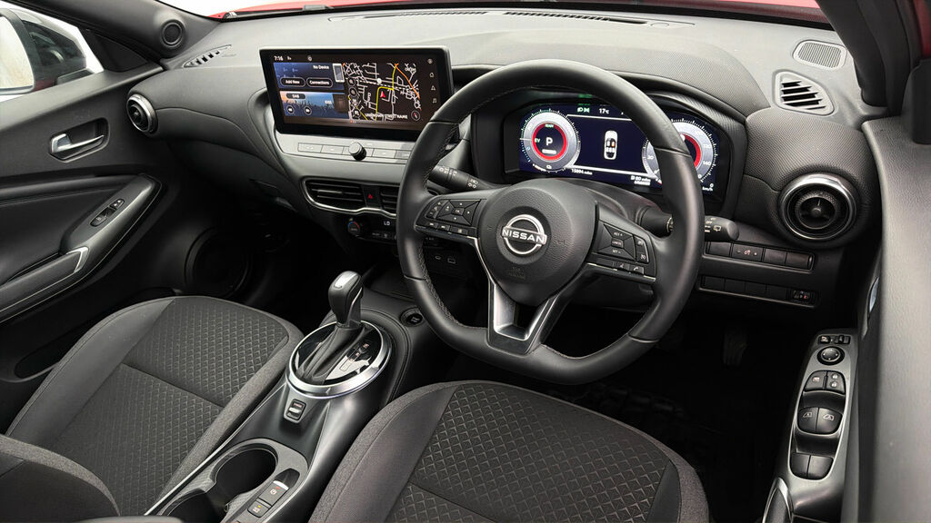 Nissan Juke N-connecta Red