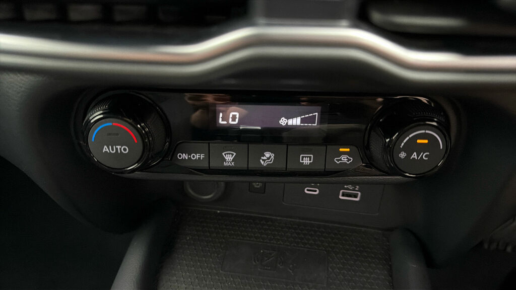 Nissan Juke N-connecta DY74BJV Red #3