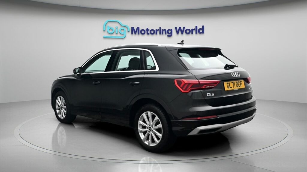Audi Q3 Sport Black #5