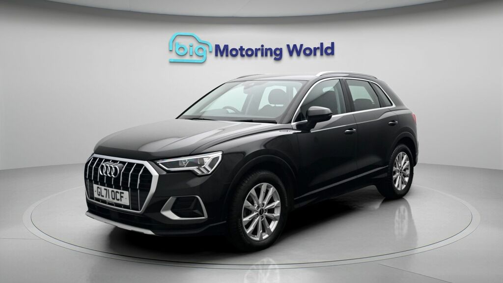 Audi Q3 Sport Black #3