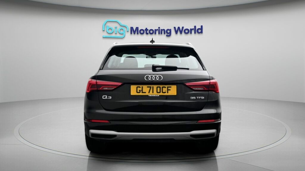 Audi Q3 Sport Black #6