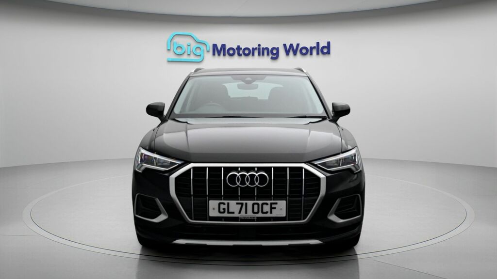 Audi Q3 Sport Black #2