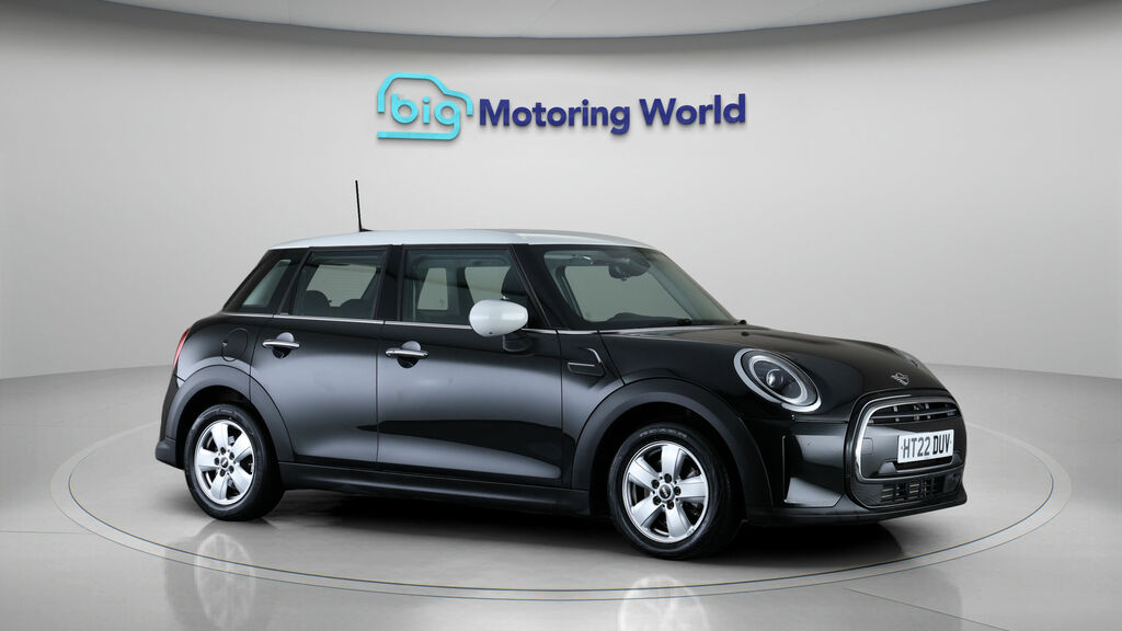Mini Hatch Cooper Classic HT22DUV Black