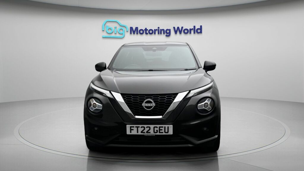 Nissan Juke Tekna Black #2