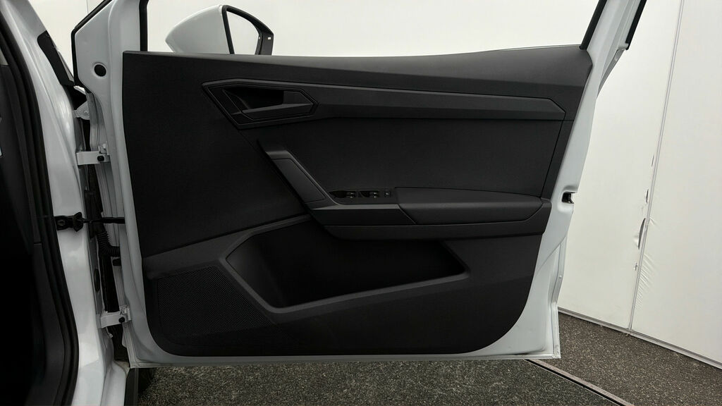 Seat Arona S White #6