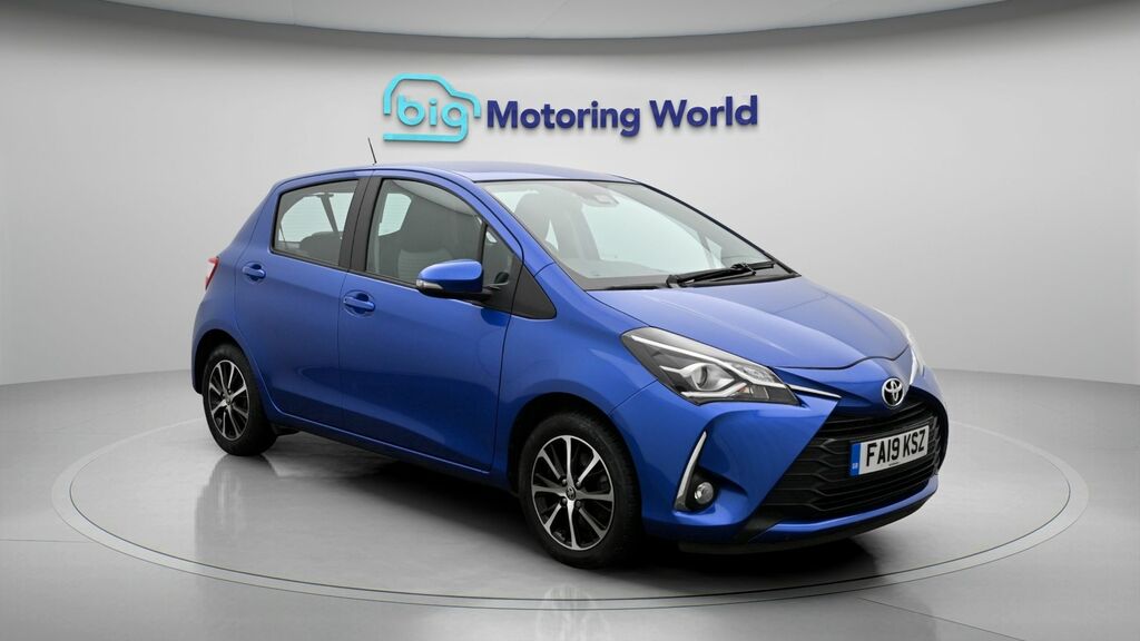 Toyota Yaris Icon Tech Blue
