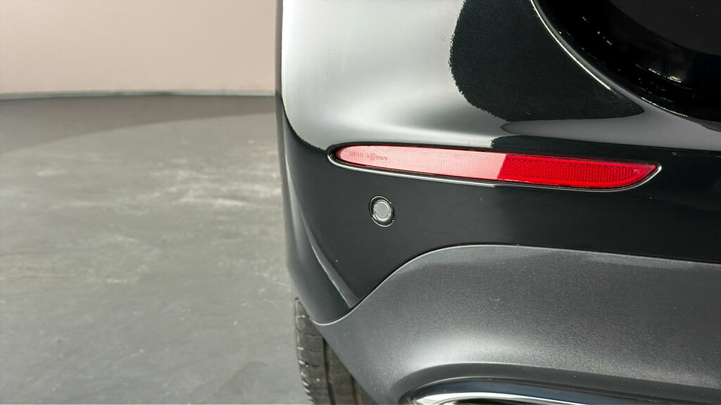 Mercedes-Benz B Class Hatchback White #22