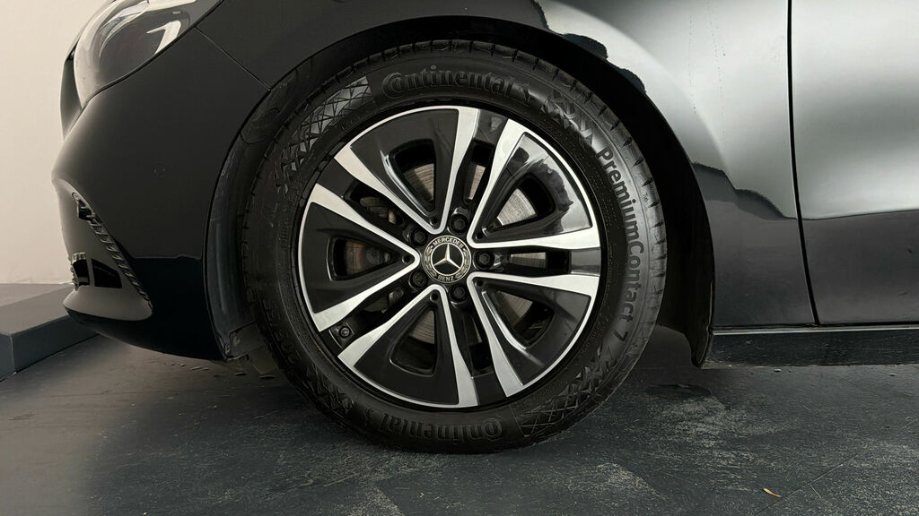 Mercedes-Benz B Class Hatchback White #17