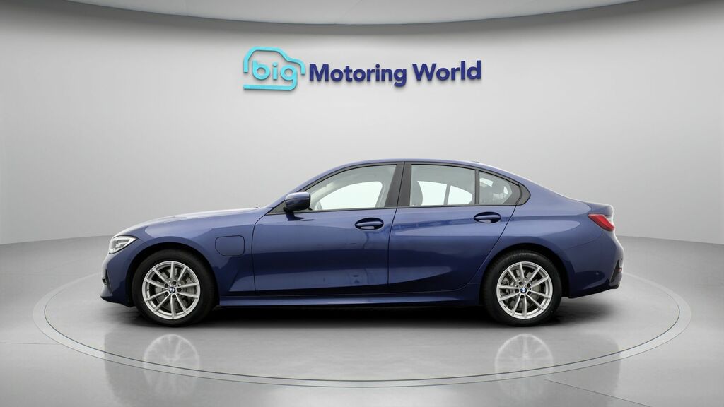 BMW 3 Series Se Pro AP21CYA Blue #4