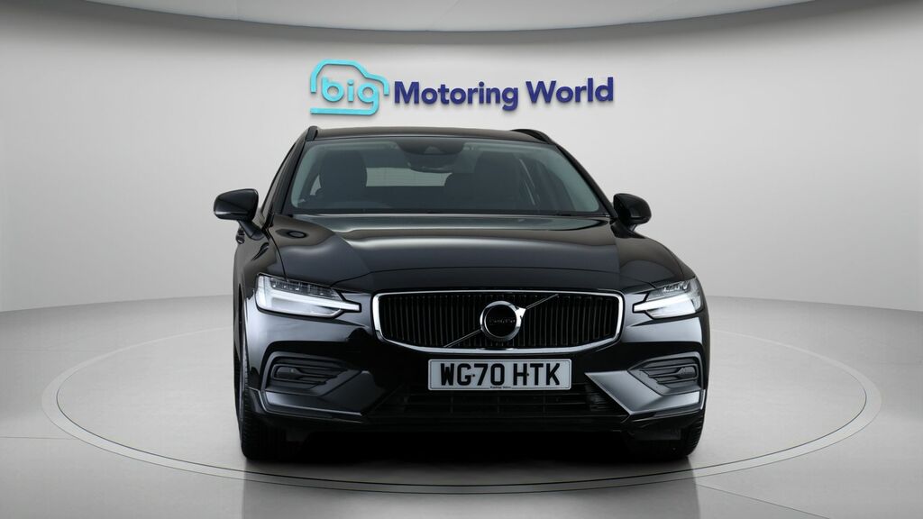 Volvo V60 Momentum Plus Black #2